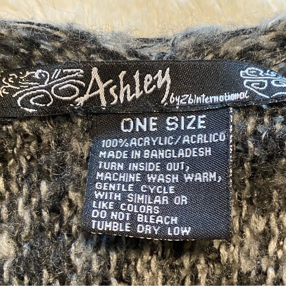 Ashley By 26 International Poncho - Picture 3 of 3